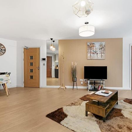 Modern 1 Bedroom Apartment In Woking Town Centre Εξωτερικό φωτογραφία