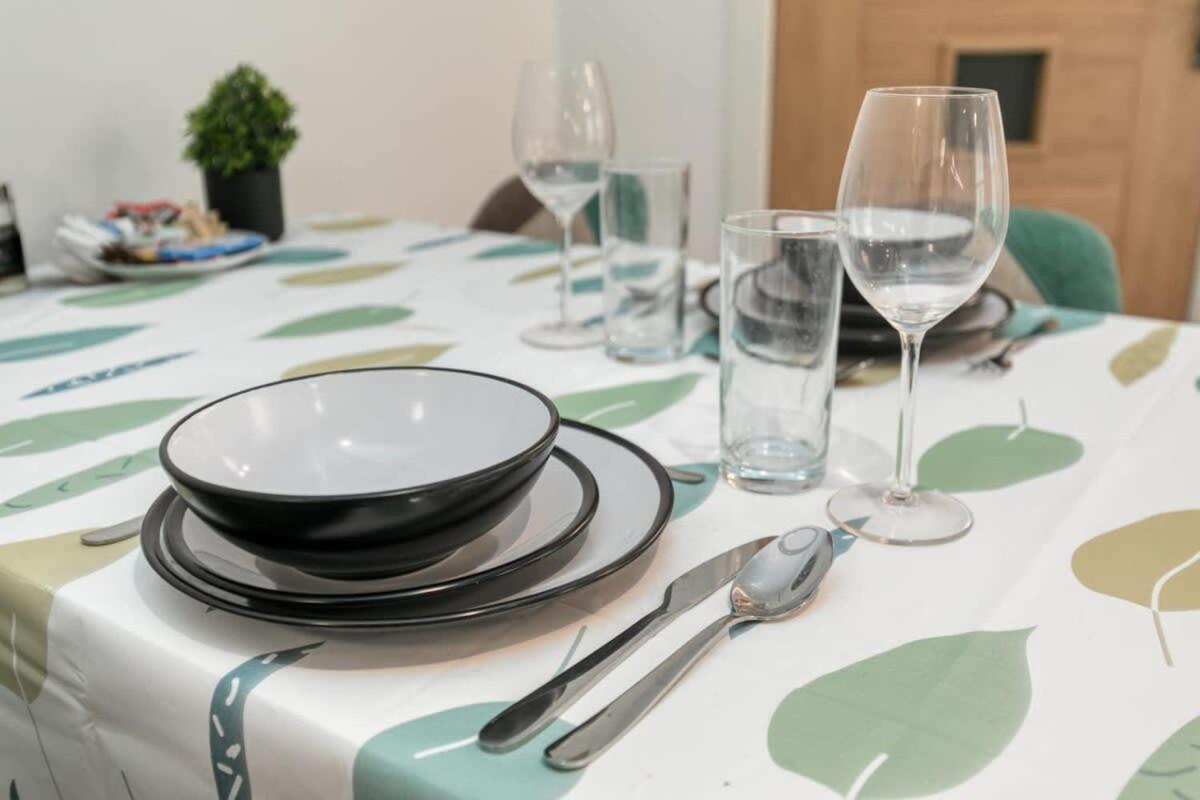 Modern 1 Bedroom Apartment In Woking Town Centre Εξωτερικό φωτογραφία