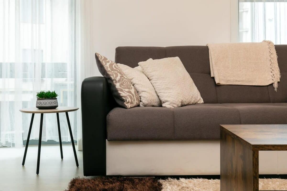 Modern 1 Bedroom Apartment In Woking Town Centre Εξωτερικό φωτογραφία